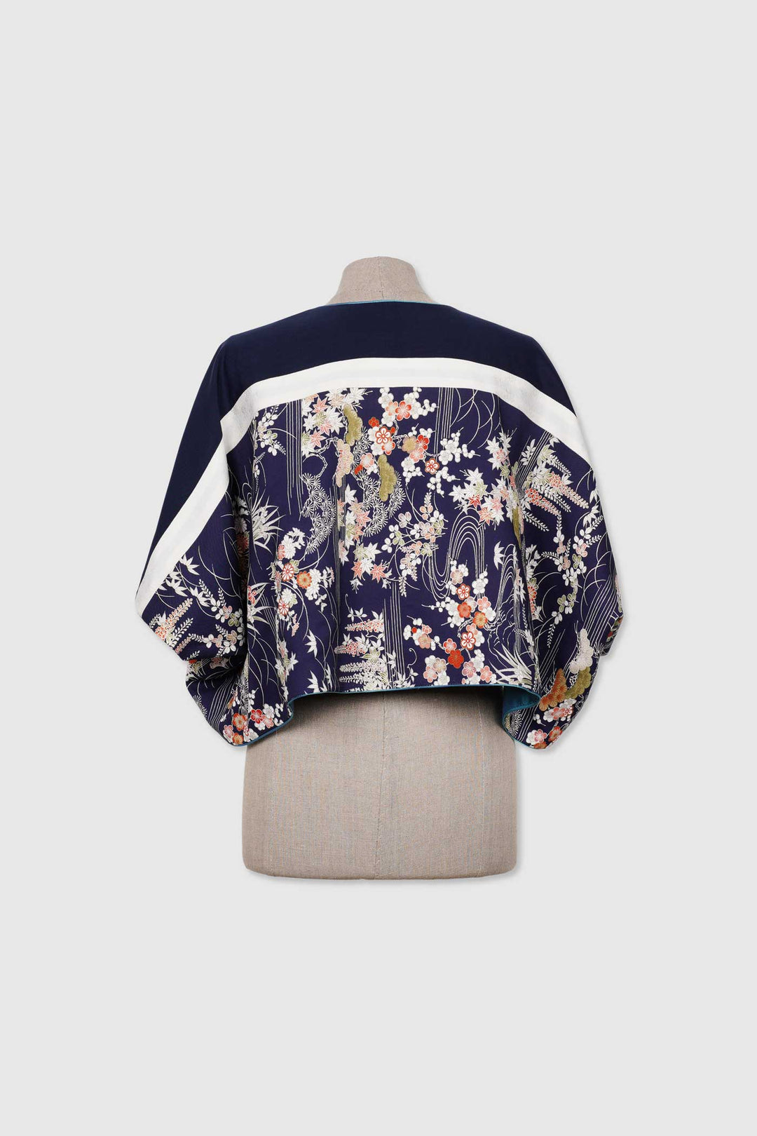 Silk Reversible 4-Way Bolero Jacket | Dokujisei | Waves