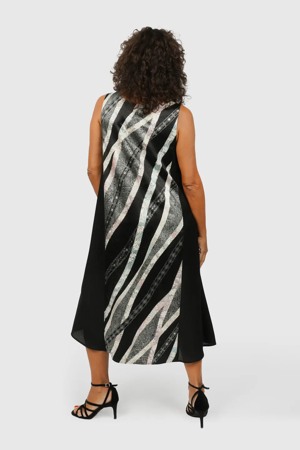 Sleeveless Silk Tent Dress | Hikari no Yoru