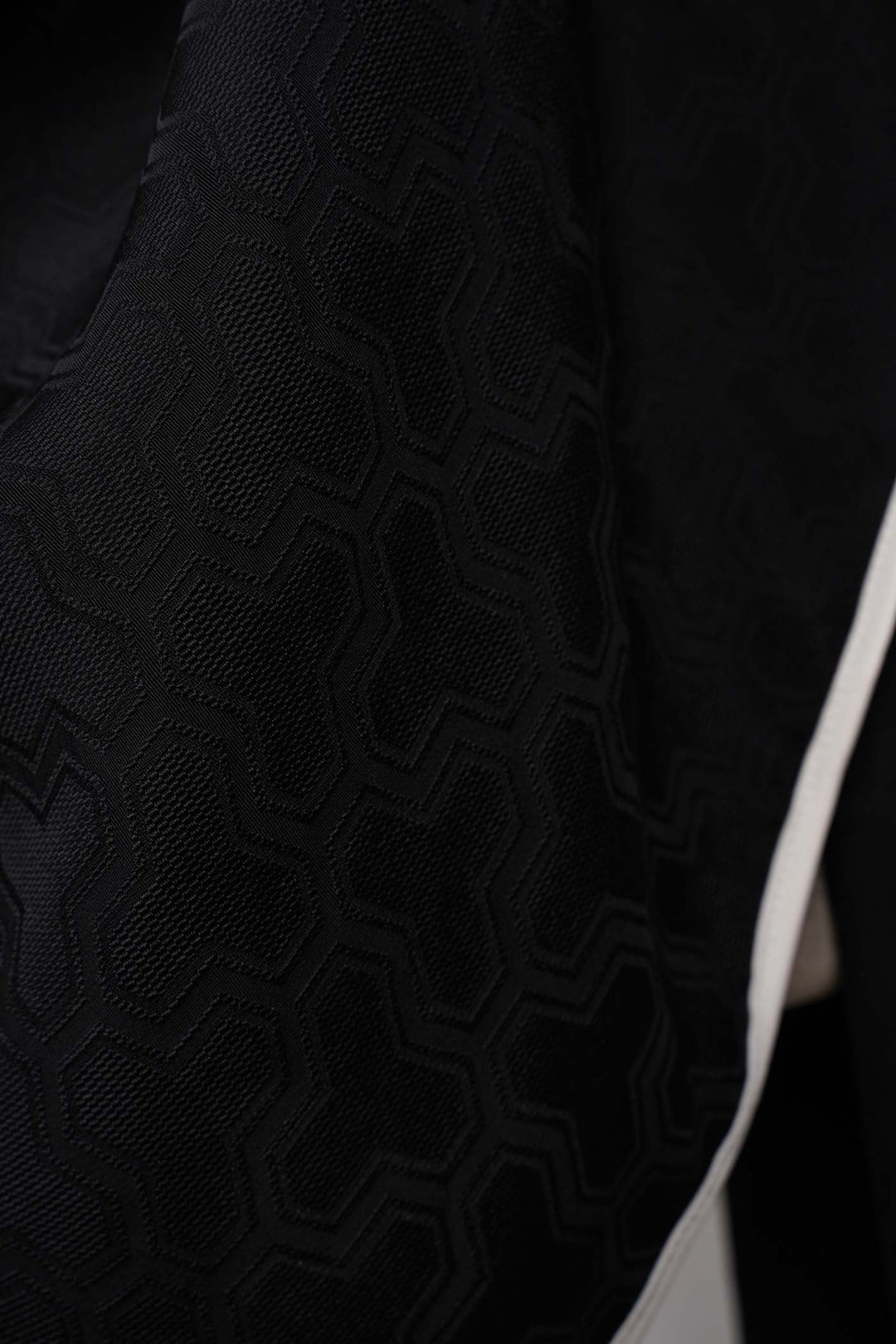 White and Black Patterned Silk Seamless Sides Slip-On Top